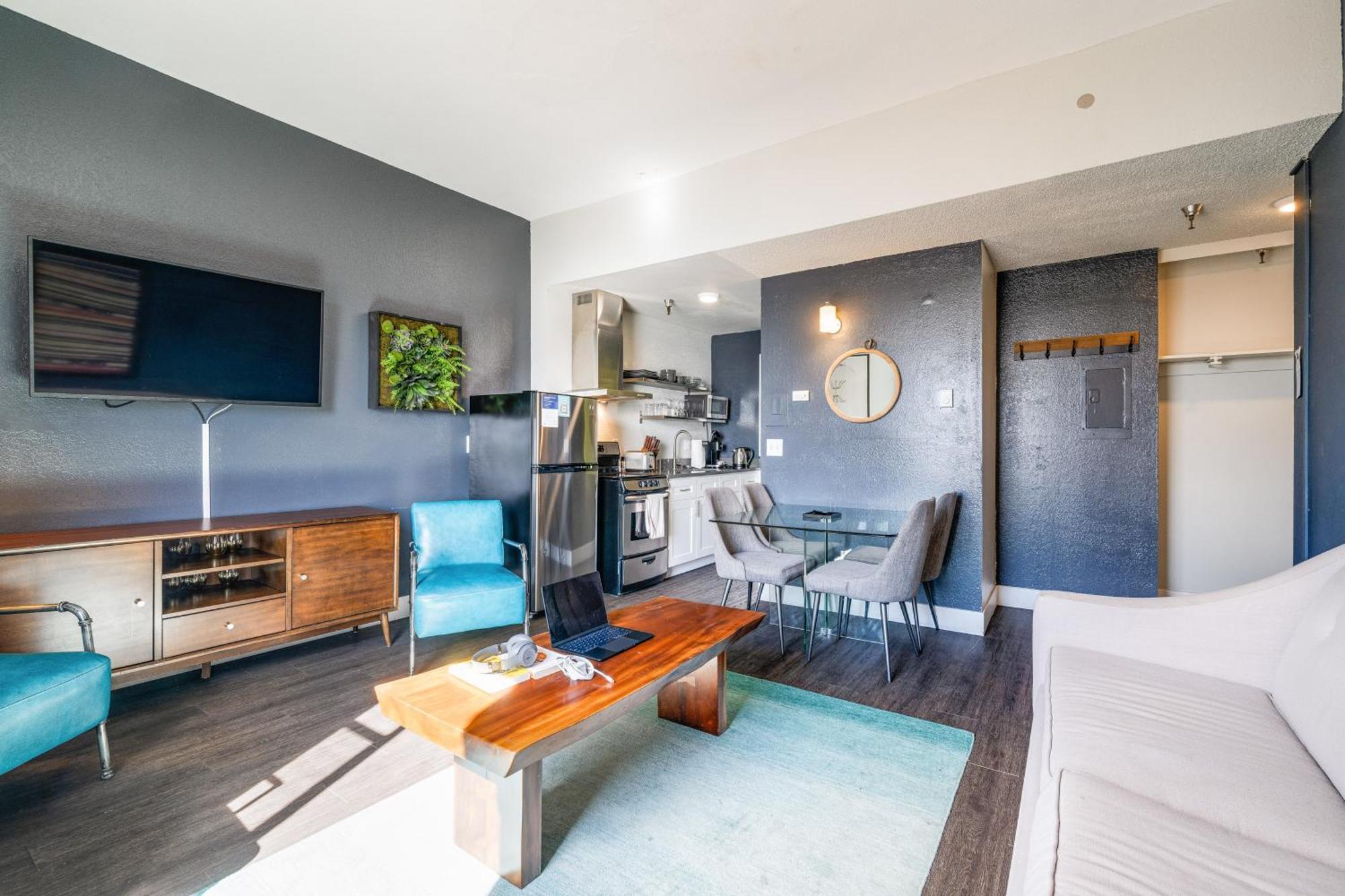 Oxford Apartment By At Mine Hospitality Seattle Exterior photo