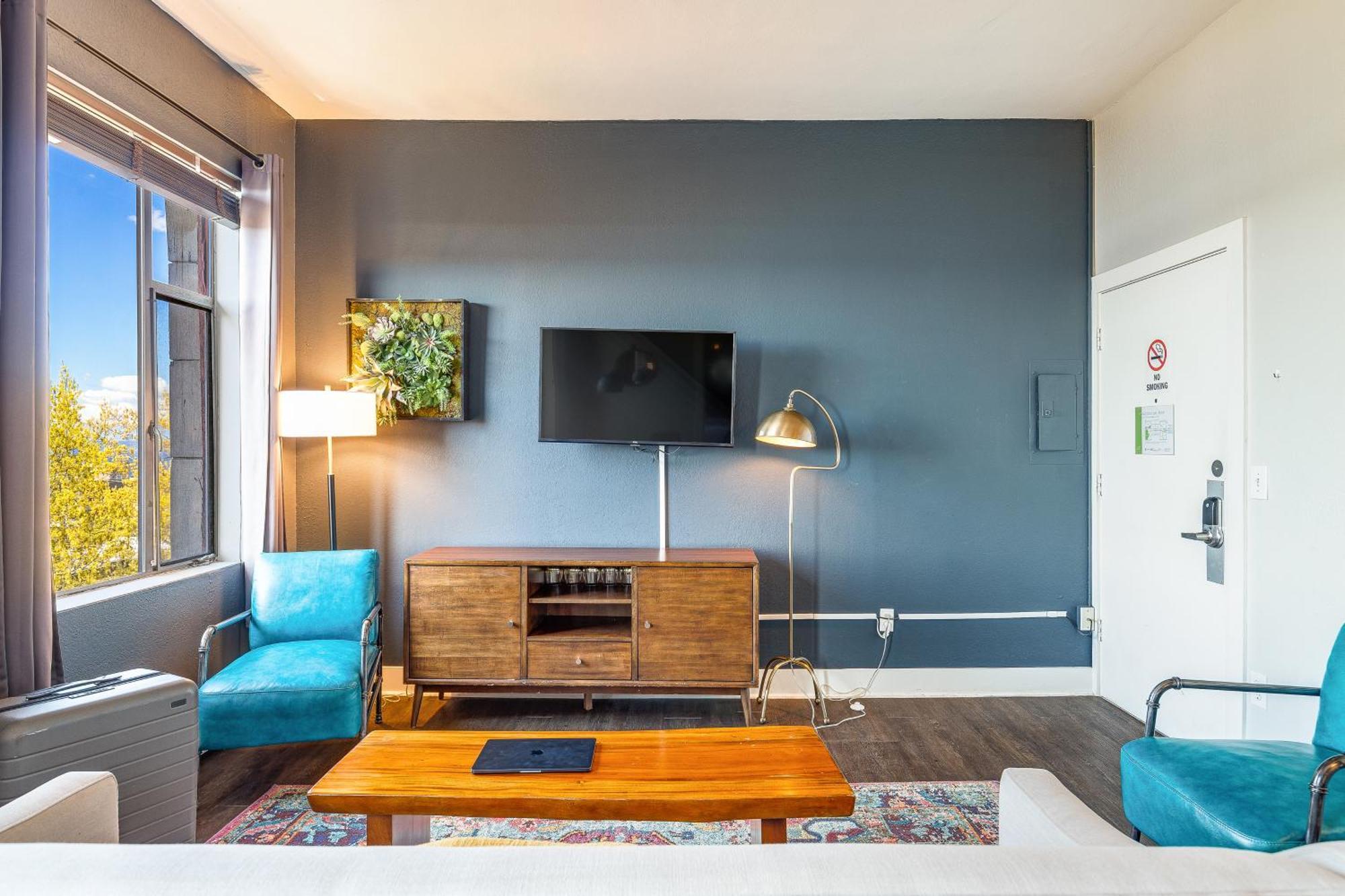 Oxford Apartment By At Mine Hospitality Seattle Exterior photo